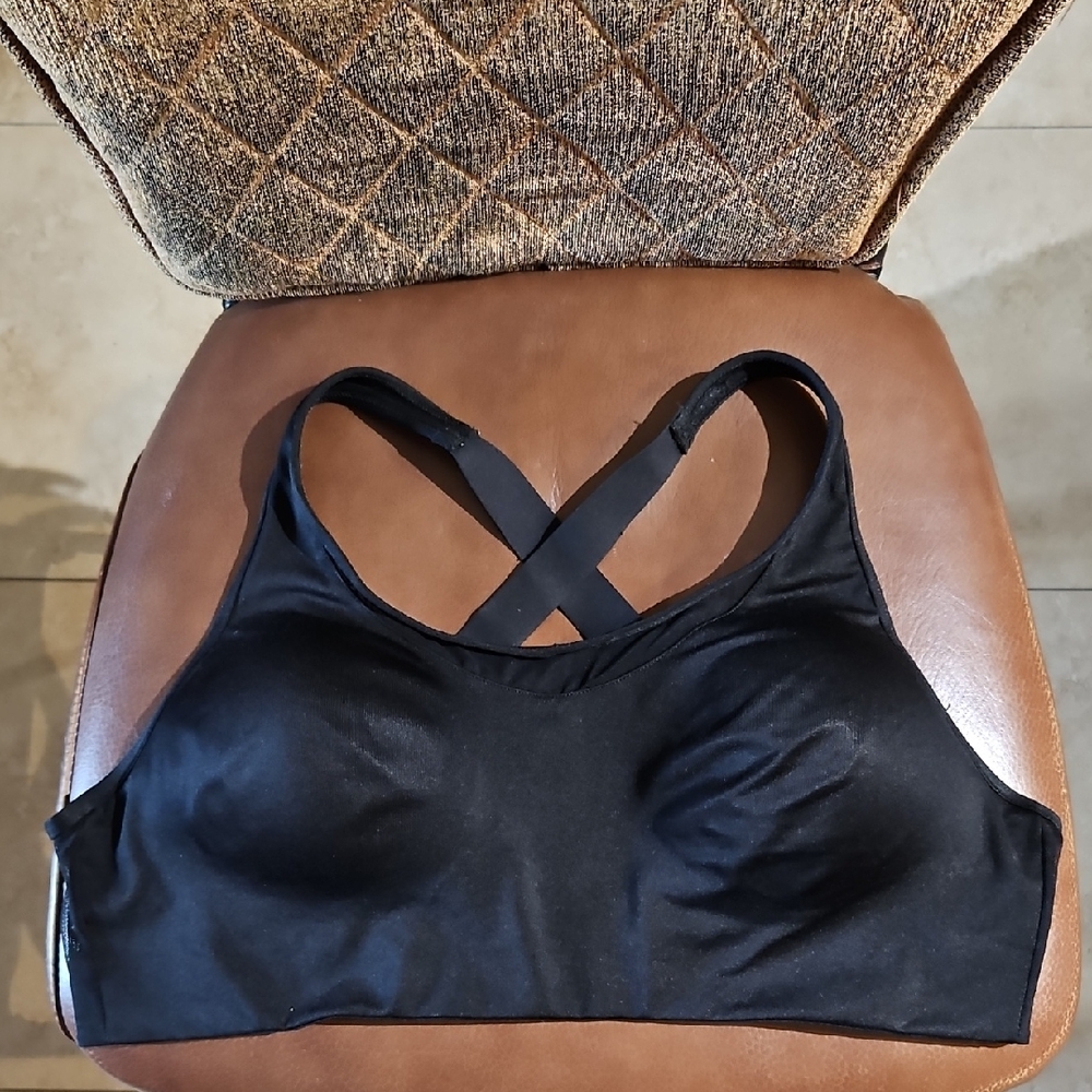 PINK Victoria's Secret Black Crossback Sports Bra